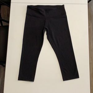 Lululemon black crop pants size 8